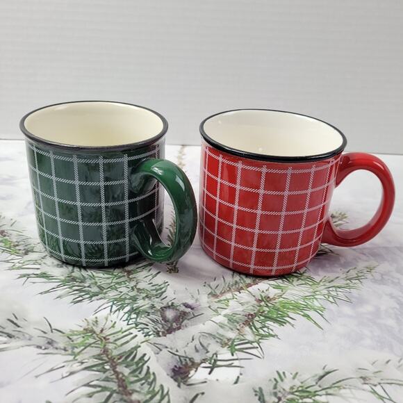 Pair of Hallmark Mugs in Red and Green with White Gridlines - Picture 1 of 8